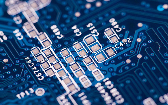 收購 Kinetic：USB 數(shù)據(jù)線保護、無線電源接收器、LCD 偏壓電源 IC