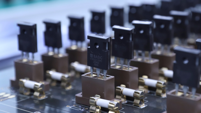 供應(yīng)SiC（碳化硅）功率器件：SiC 肖特基二極管、SiC MOSFET、SiC 功率模塊